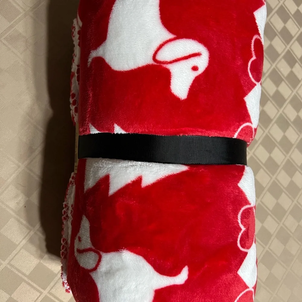 VICTORIA’S SECRET PINK SHERPA‎ Blanket holiday RED/white PUPPY NWT 50 X 60